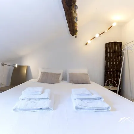 Lägenhet 4m|1br| A/c| Wi Fi By Tilo *